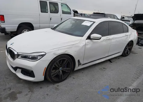 2018 BMW 750I из США, поврежденный, VIN WBA7F0C52JGM23673